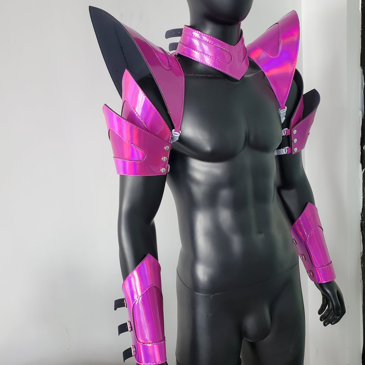Burning Man Holographic Laser Rosered Armure, Pièce d’épaule Rave, Cape ras du cou du Festival, Épaulettes Costumes de Festival de Carnaval Vêtements Tenues
