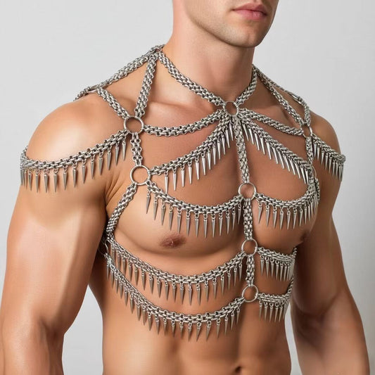Harnais de chaîne de corps d'homme, harnais de chaîne en métal de frange de pointe, harnais de poitrine Punk