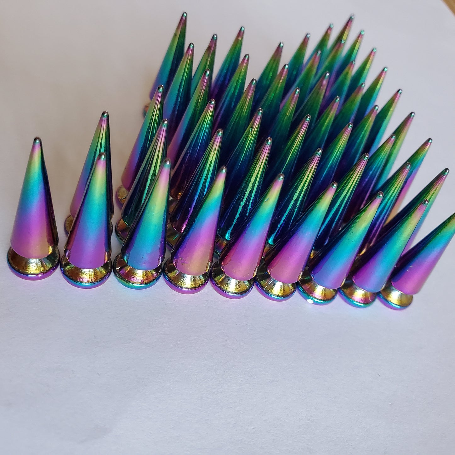 Wholesale 50pcs Holographic Rainbow Tree Spikes Rivet Studs with Screwback Metal Spikes for Leathercraft, Leather Findings and Accessories