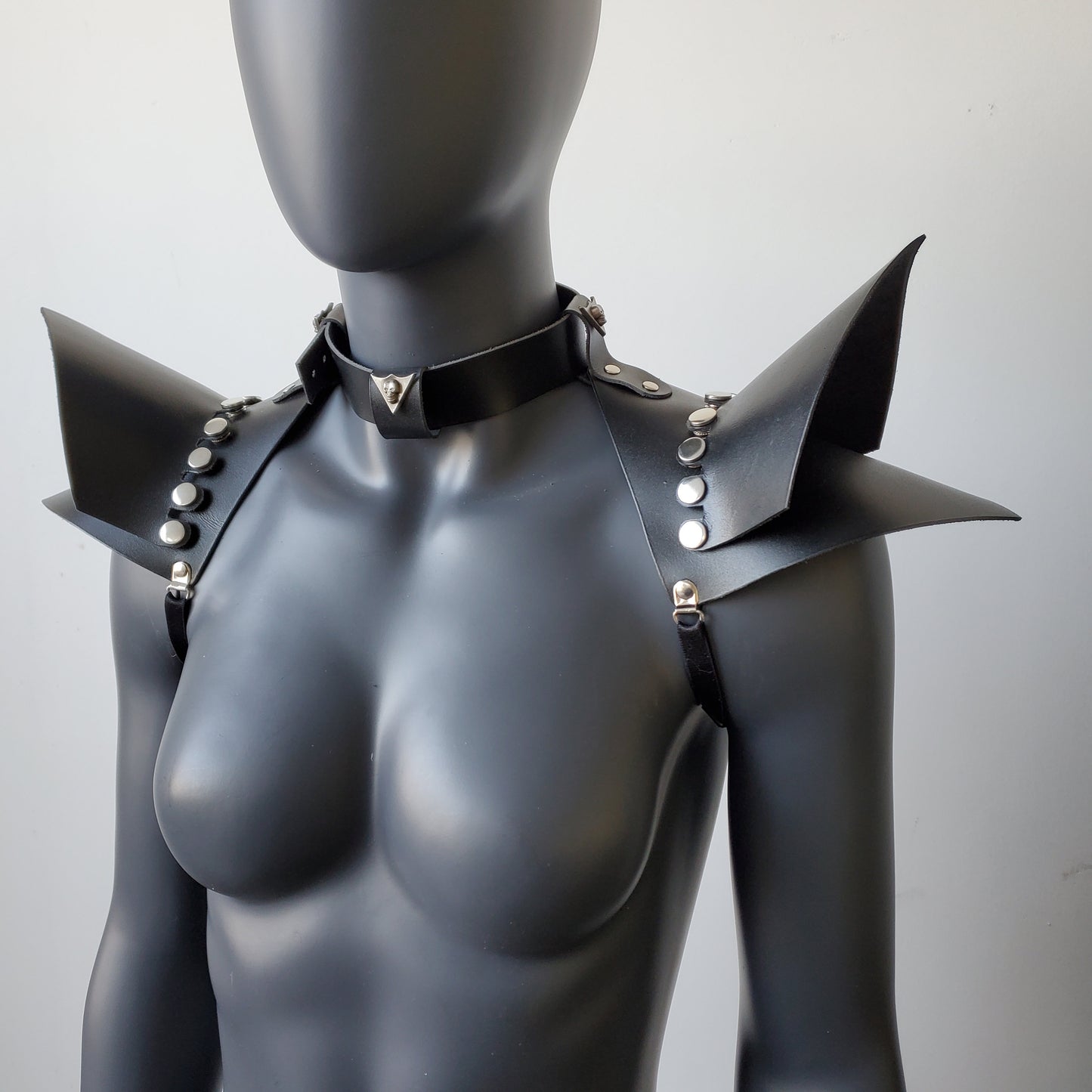 Burning Man Shoulder Harness/ Leather Shoulder Armor/ Shoulder Straps/ Neck Armor/ Shoulder Pads / Shoulder Cage / Festival Harness Unisex