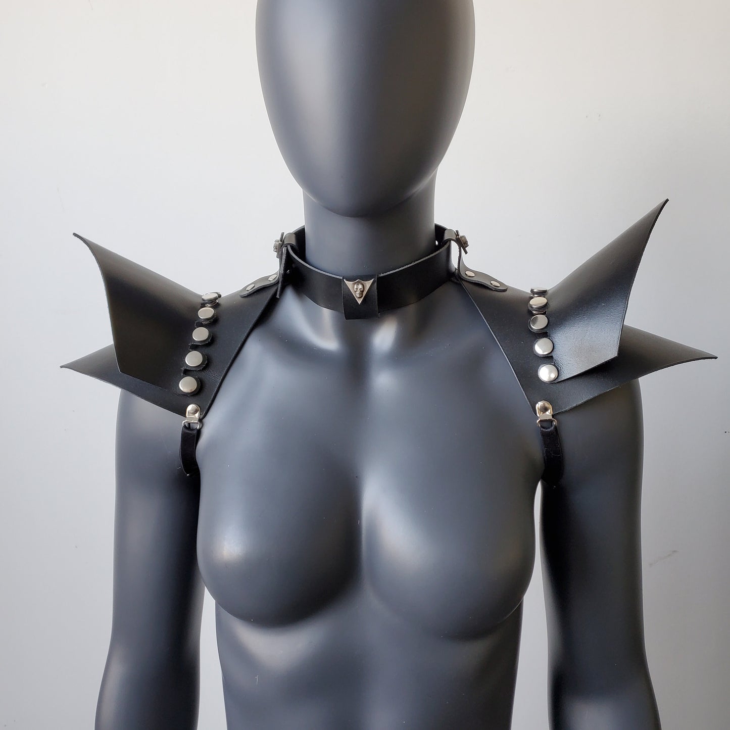 Burning Man Shoulder Harness/ Leather Shoulder Armor/ Shoulder Straps/ Neck Armor/ Shoulder Pads / Shoulder Cage / Festival Harness Unisex